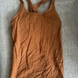 Lululemon size 4 Ebb to Street